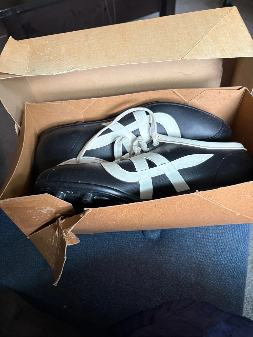 Women's Black and White Athletic Cleats - Classic Low-Top Style